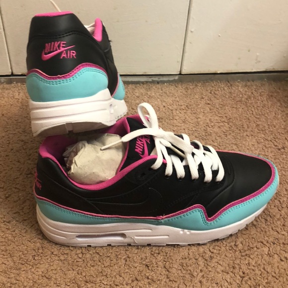 Nike Max - Picture 5 of 5